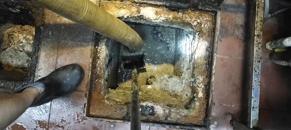 运河污水池清理一般都有毒气，怎么预防中毒呢？